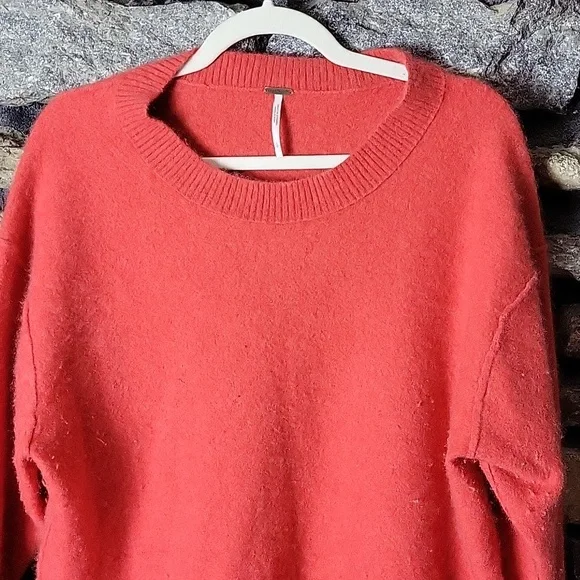 Women's Free People 100% cashmere orange sweater size large - Picture 3 of 9
